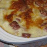 Cotovelinhos Gratinados com Salsichas